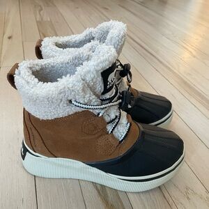 Sorel Kids' Tan and Black Cozy Boots